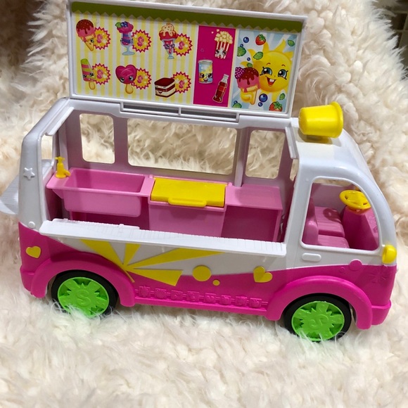 PRICE FIRM NIB SHOPKINS ICE CREAM TRUCK - Picture 2 of 7